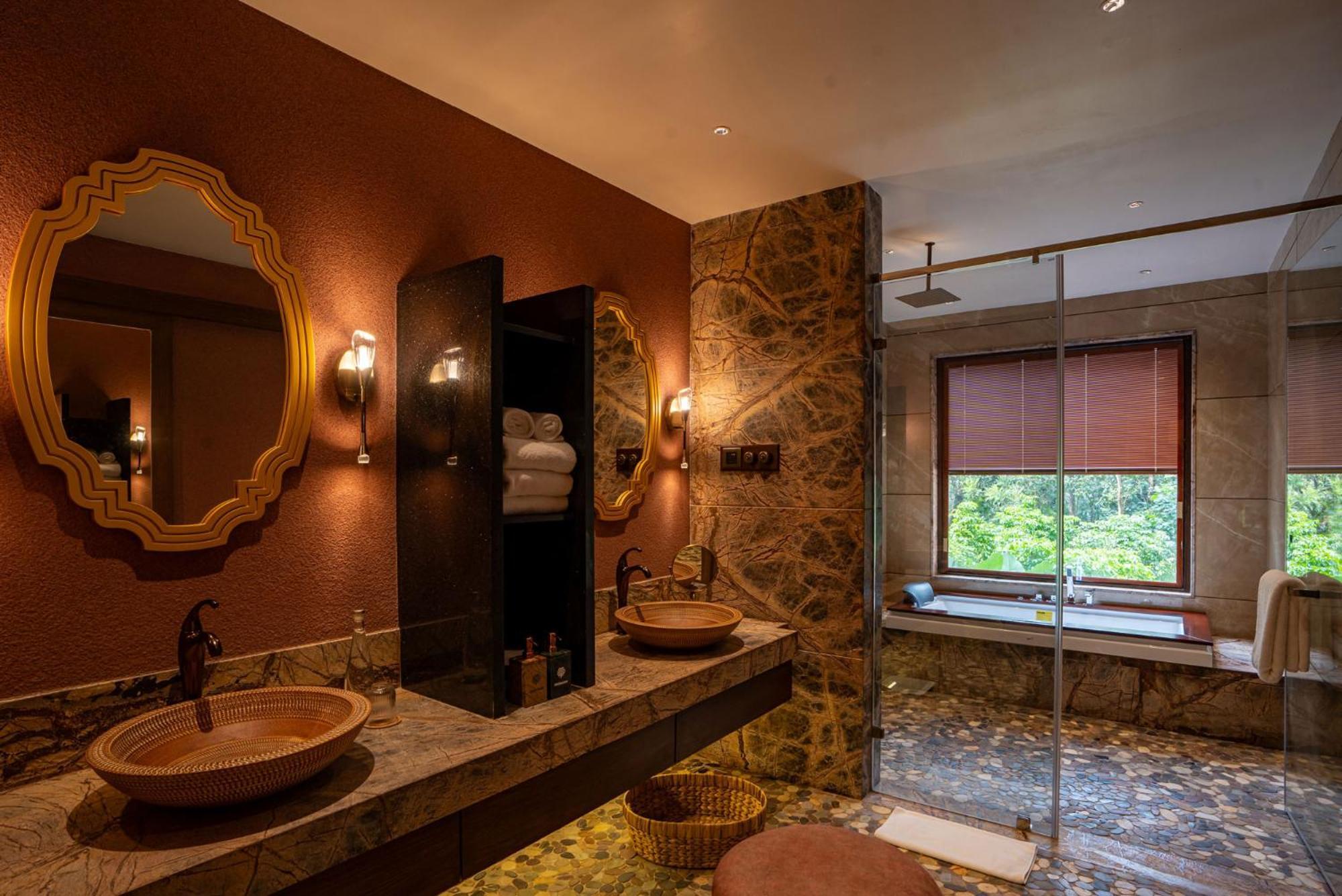 Timbertales Luxury Resort Coorg 马迪凯里 外观 照片