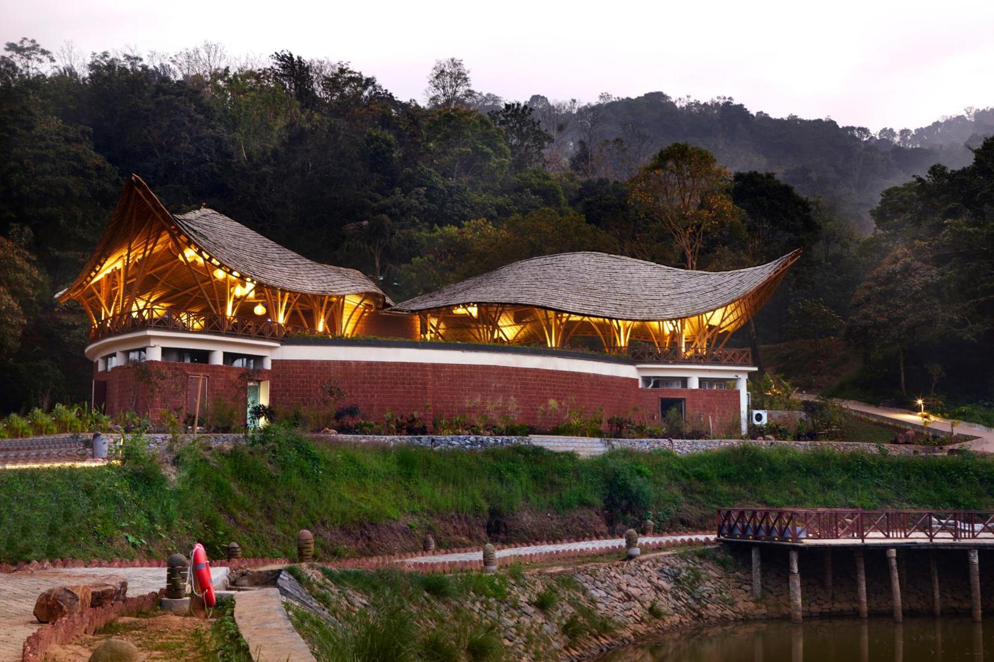 Timbertales Luxury Resort Coorg 马迪凯里 外观 照片